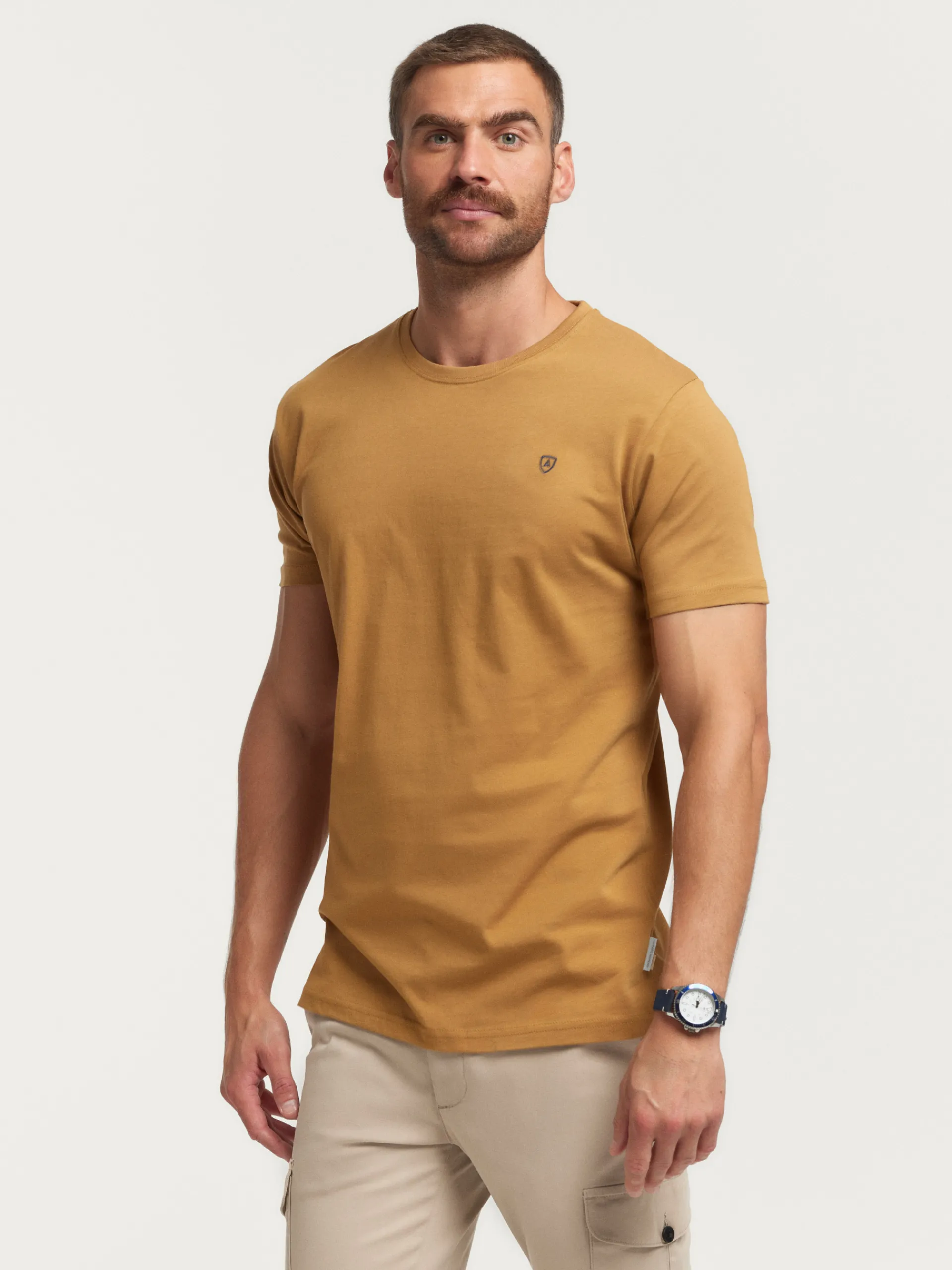 Camisetas-Alvaro Moreno CAMISETA BASICA Mostaza