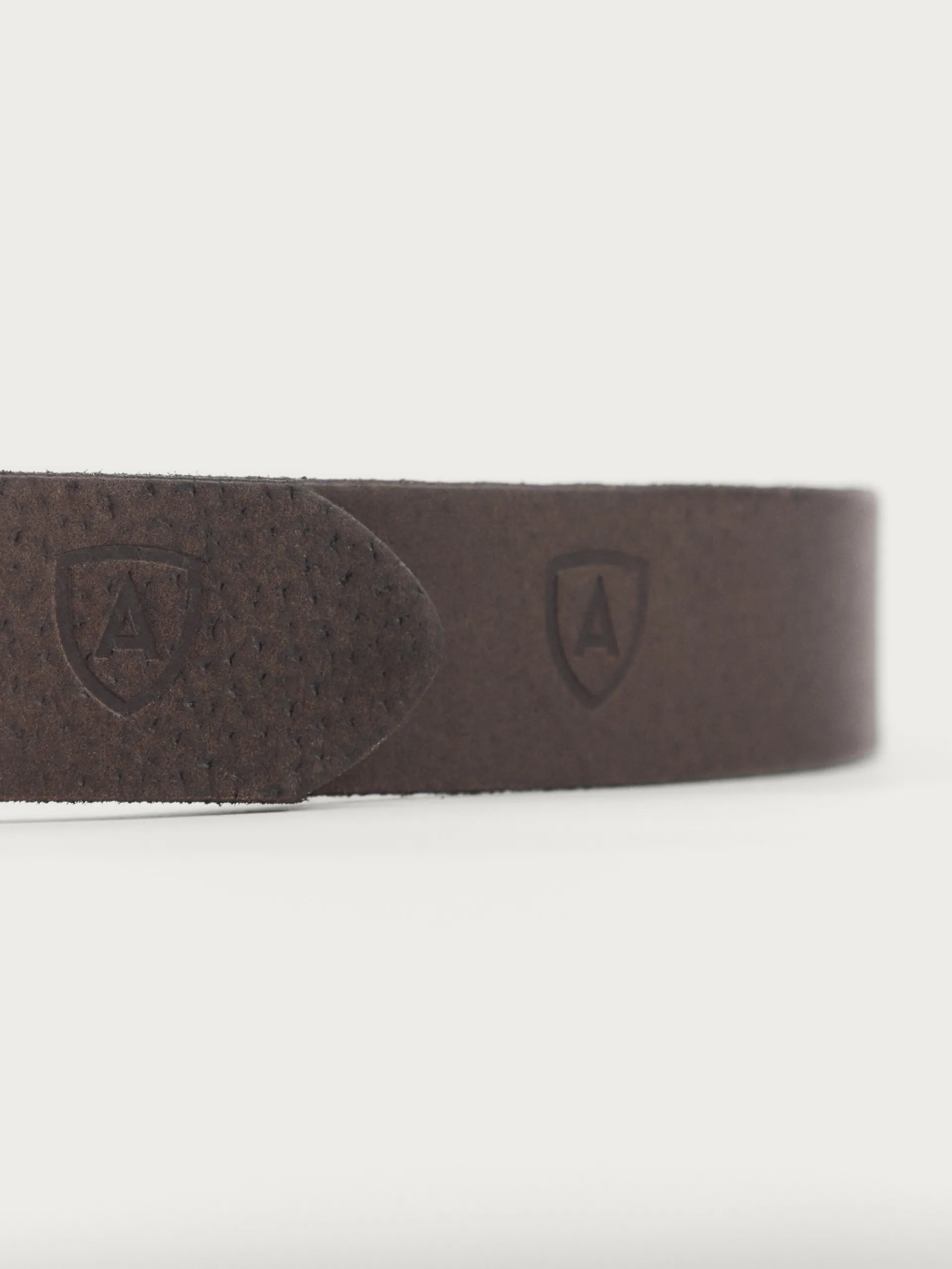 Cinturones-Alvaro Moreno CINTURON LOGO PIEL MARRÓN Marrón